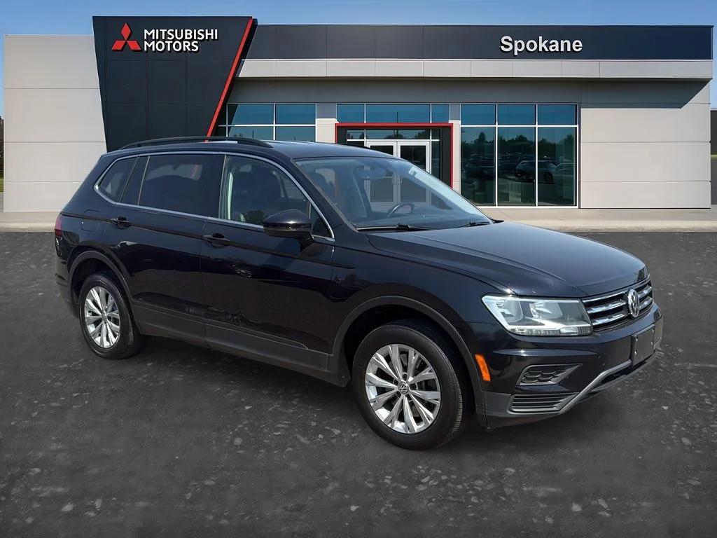Used 2019 Deep Black Pearl Volkswagen SE image 1