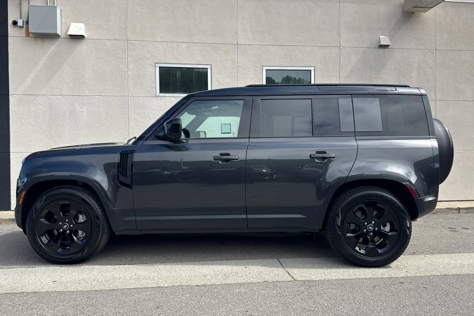 Certified Used 2025 Carpathian Grey Premium Metallic Land Rover 110 P400 S image 5