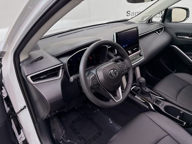 Used 2025 Beige Toyota XLE image 9