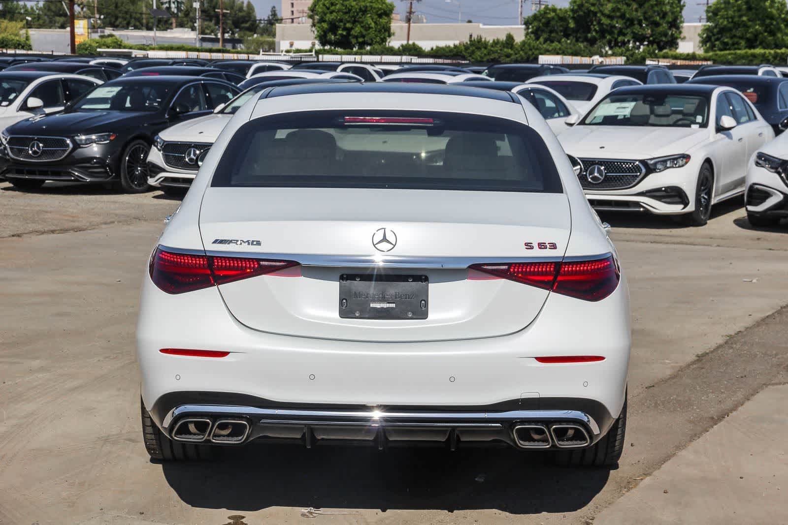 New 2026 MANUFAKTUR Moonlight White Magno Mercedes-Benz AMG® S 63 E image 5