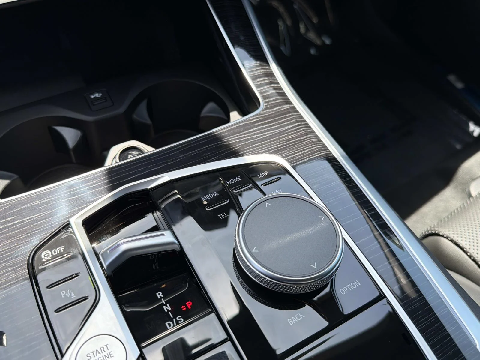 New 2026 Skyscraper Grey Metallic BMW sDrive40i image 24