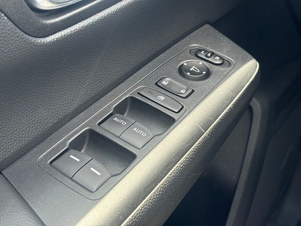 2025 Honda CR-V EX - Photo 25