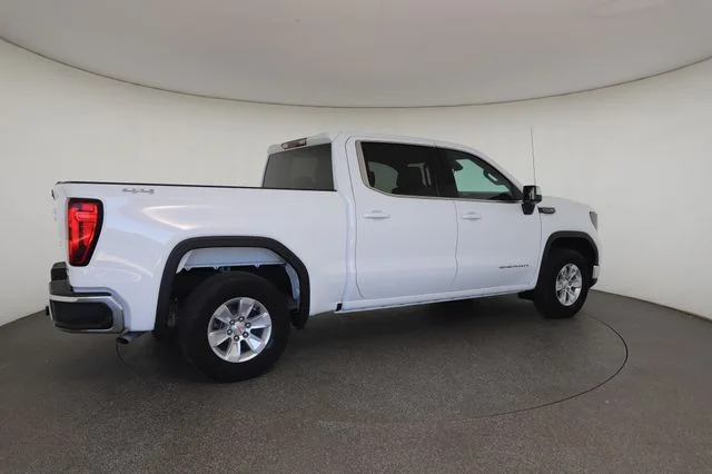 Used 2023 White GMC SLE image 22