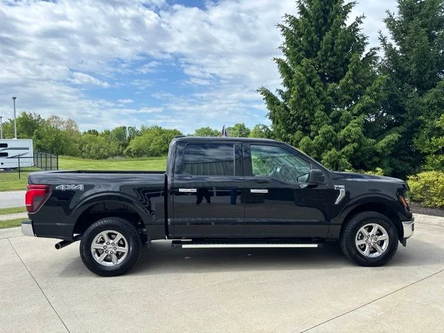 Certified Used 2025 Agate Black Metallic Ford XLT image 6
