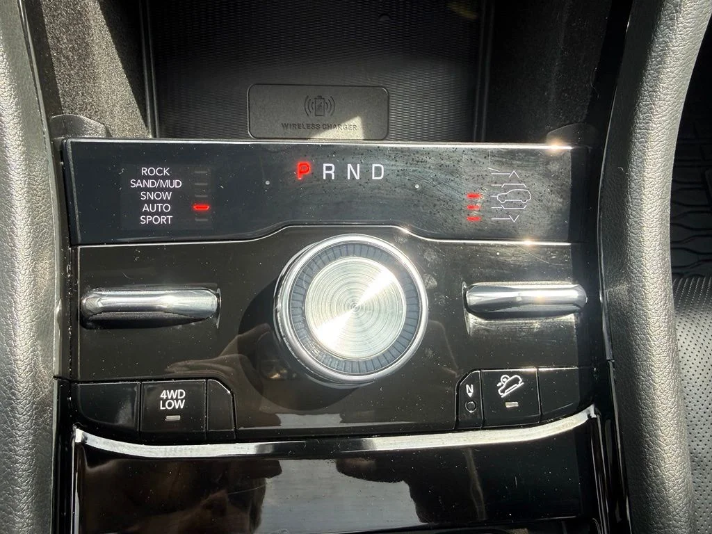 Used 2021 White/off-white Jeep Overland image 24