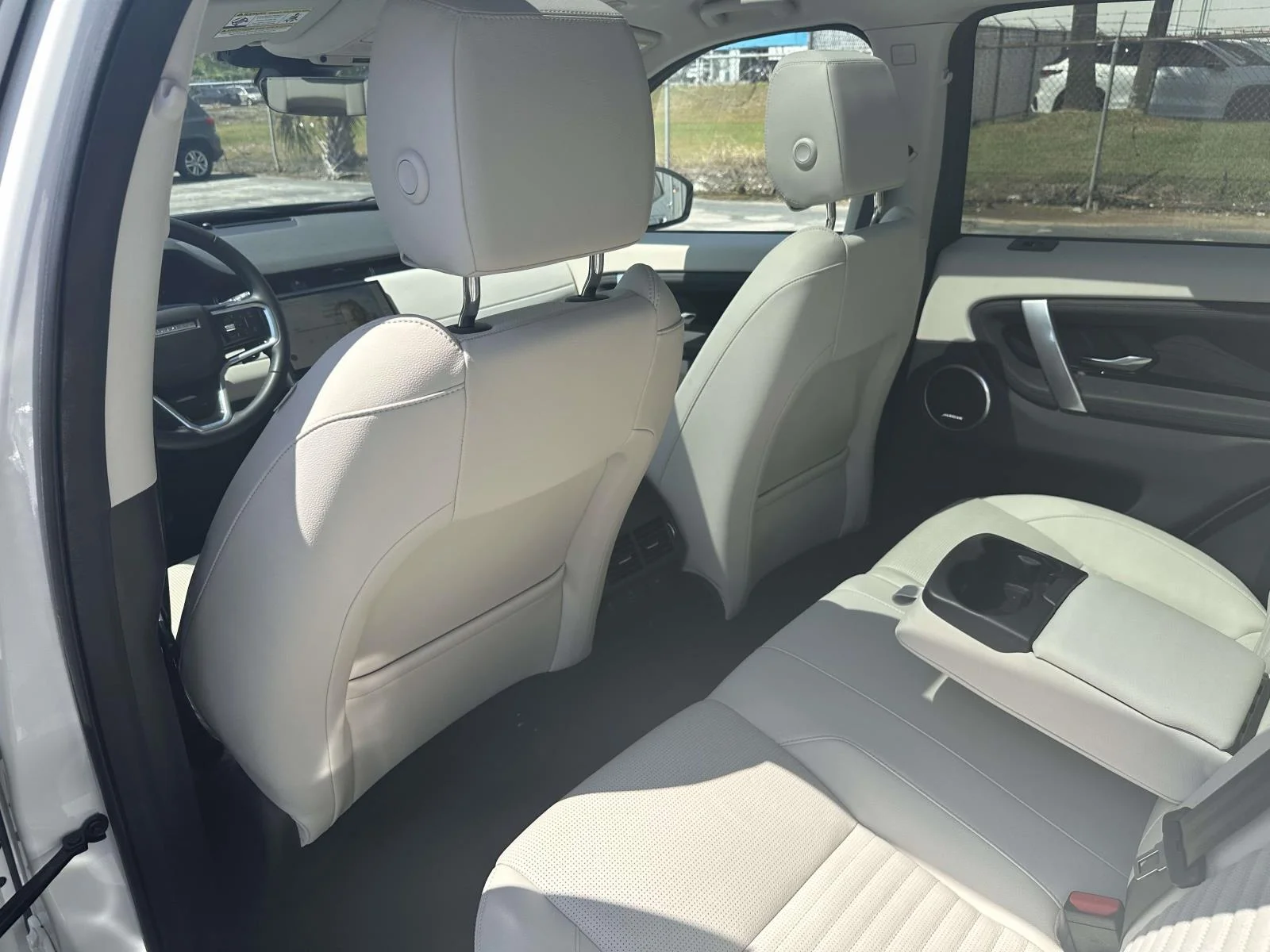 Used 2024 White Land Rover Core S image 12