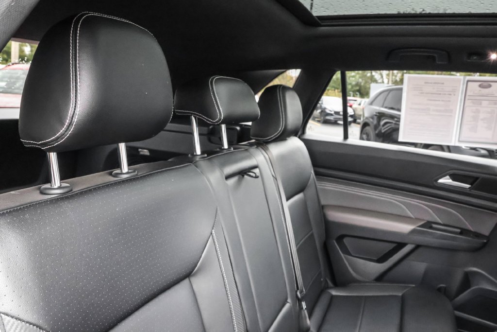 Used 2021 Gray Volkswagen 3.6L V6 SE w/Technology R-Line image 34
