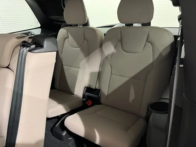 New 2026 Crystal White Volvo Plus image 22