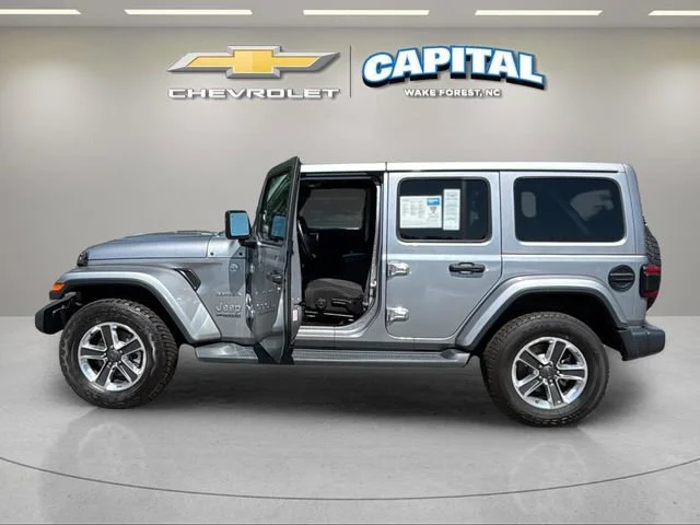 Used 2018 Silver Jeep Sahara 4x4 image 13