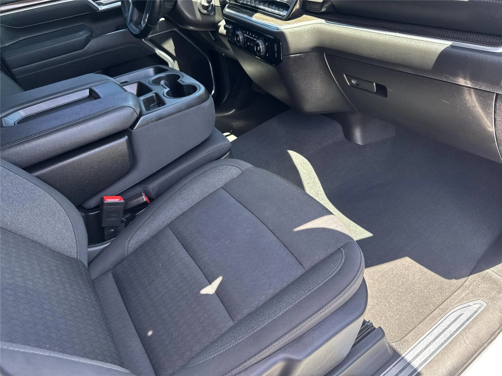 Used 2025 Summit White Chevrolet LT image 33
