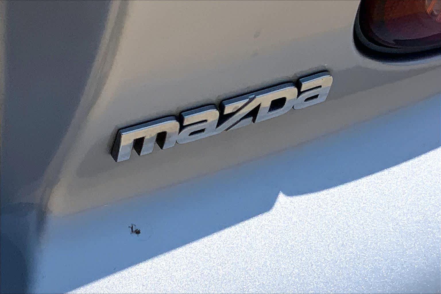 Used 2001 Sunlight Silver Metallic Mazda Base image 8