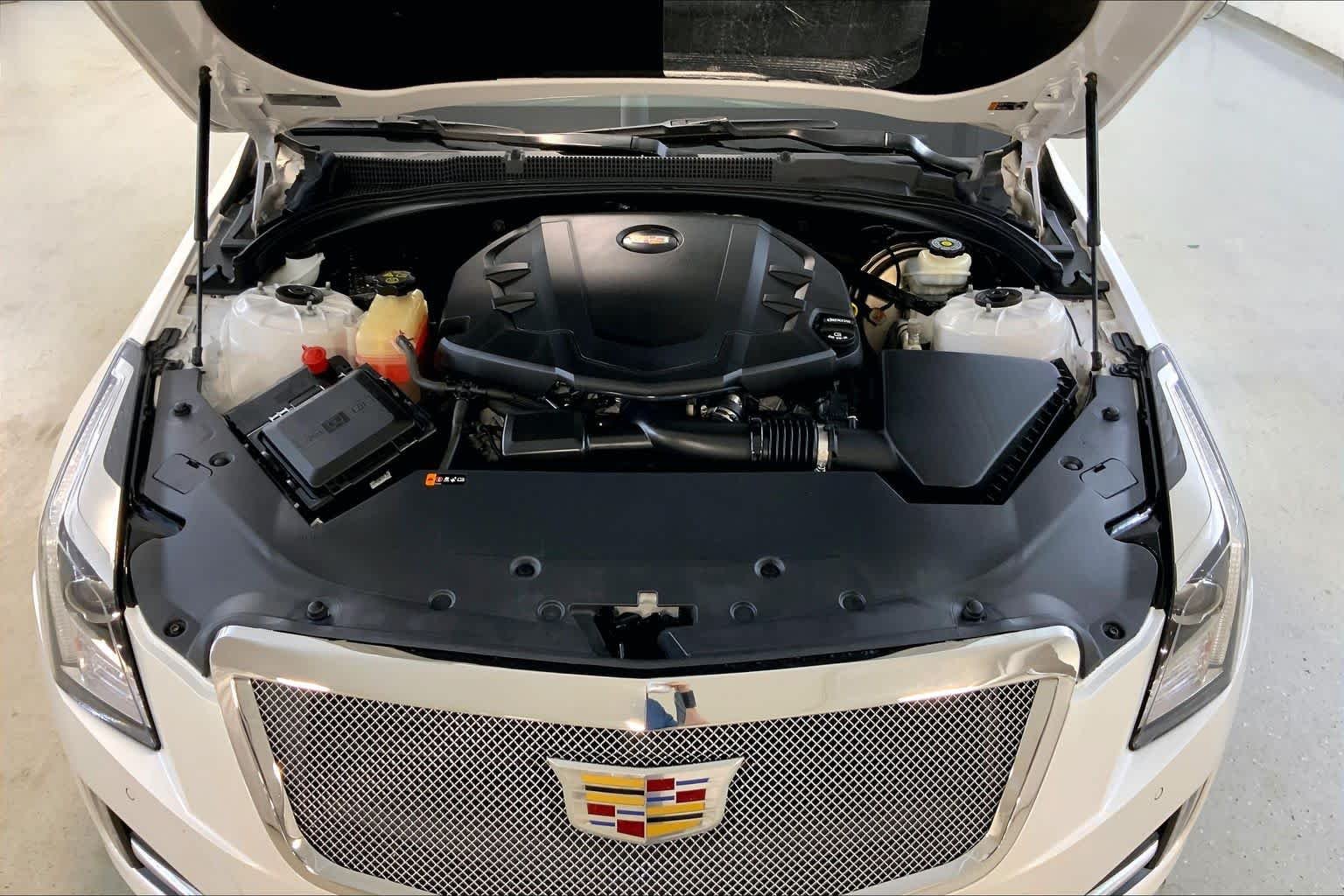 Used 2018 Crystal White Tricoat Cadillac Premium Luxury RWD image 30