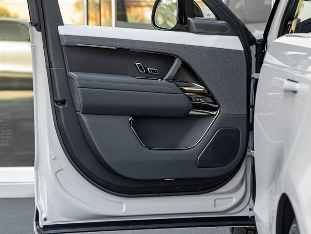 New 2026 Borasco Grey LAND ROVER Dynamic SE image 12