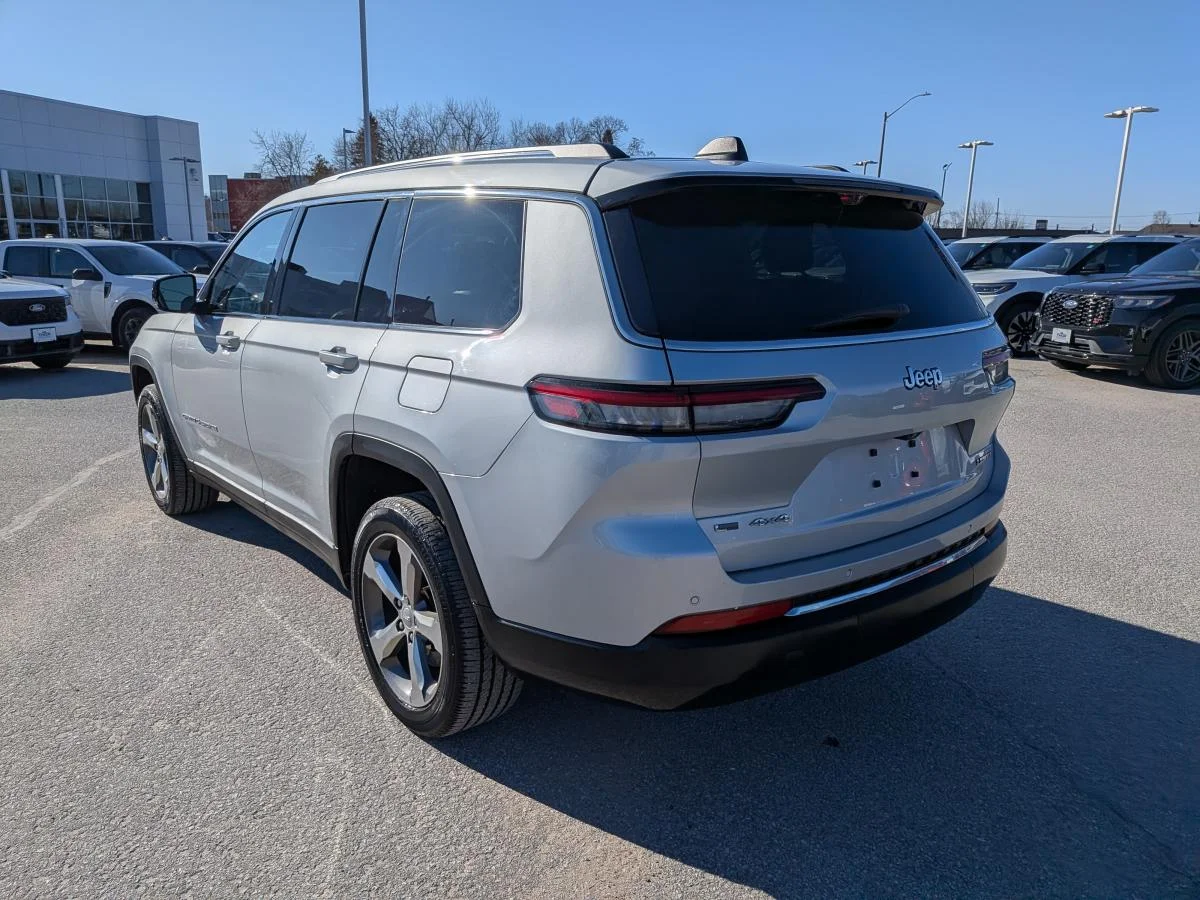 Used 2021 Silver Jeep Limited image 7