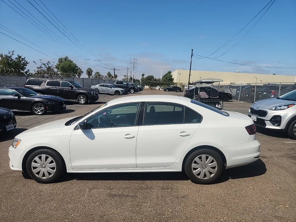 Used 2016 White Volkswagen 1.4T S image 9
