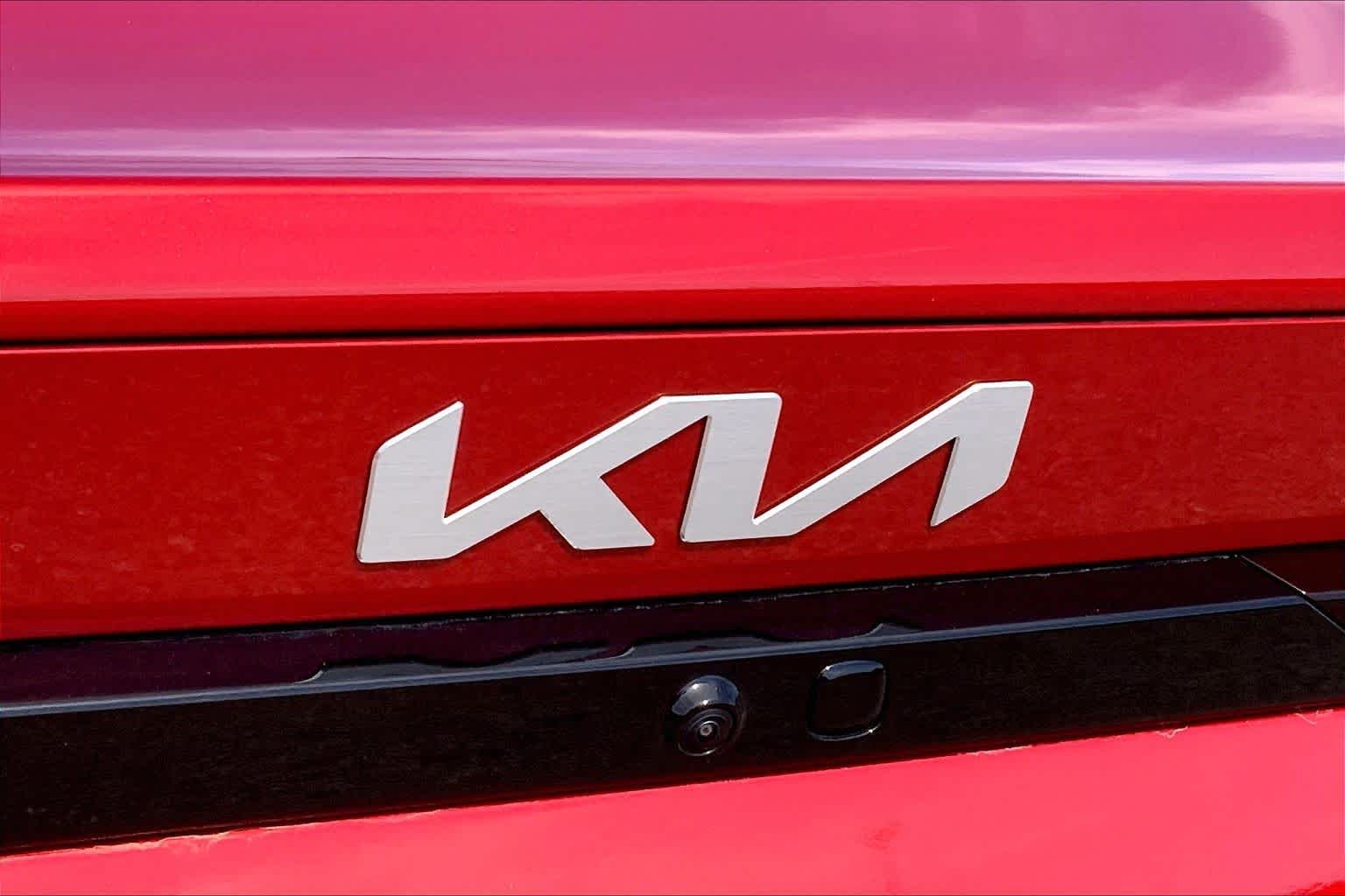 Used 2026 Currant Red Kia LXS image 32