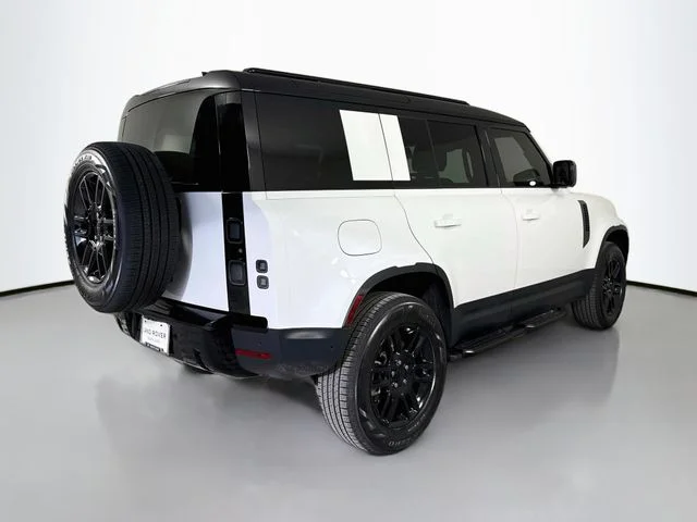 New 2026 Fuji White Land Rover S image 5