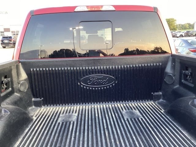 Used 2018 Ruby Red Metallic Ford XLT image 16