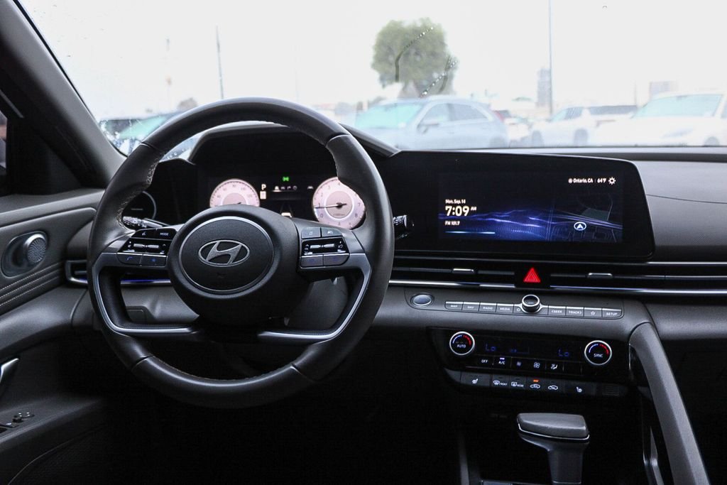 2024 Hyundai Elantra SEL - Photo 14