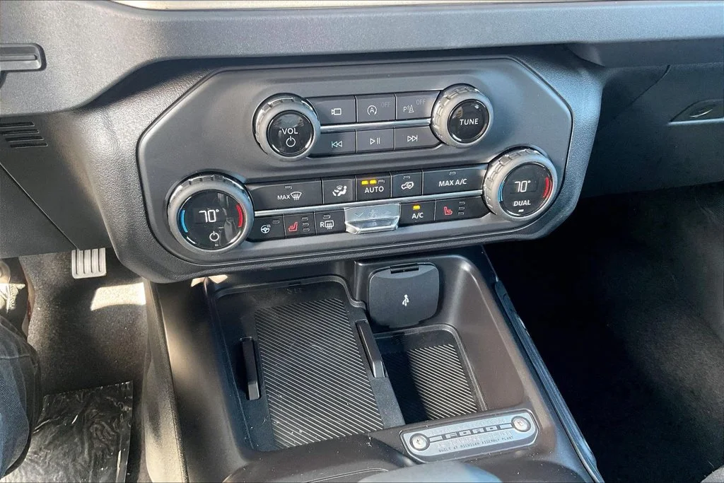 New 2026 Avalanche Gray Ford Outer Banks® image 35