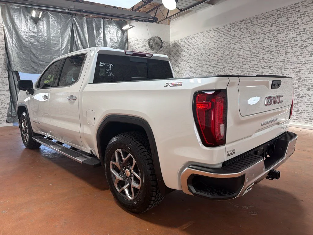 Used 2025 White Frost Tricoat GMC SLT image 5