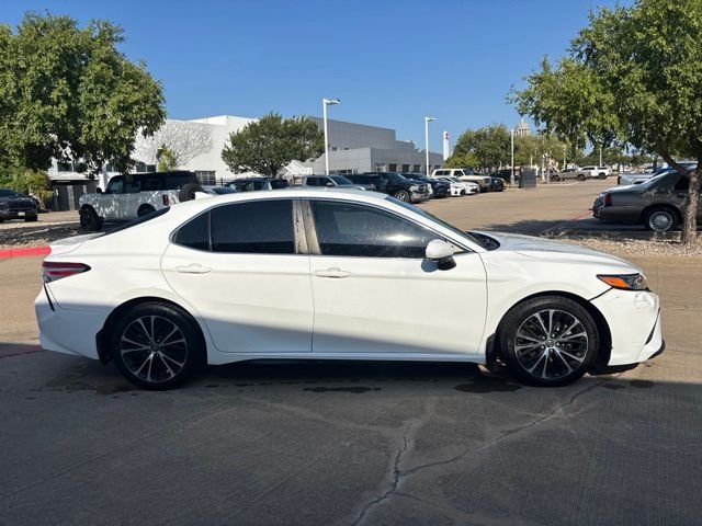 Used 2020 White Toyota SE image 4