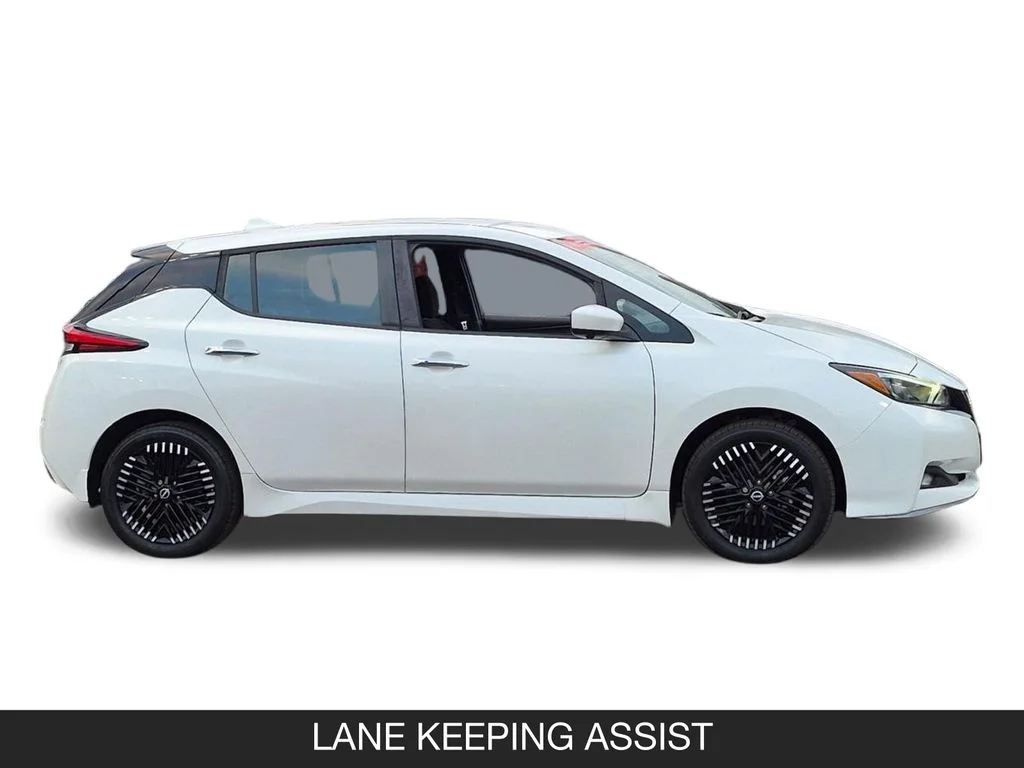 Used 2023 White Nissan SV Plus image 6