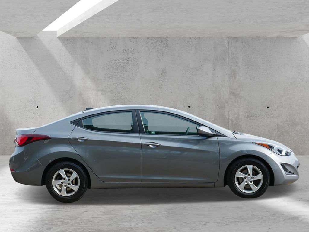 Used 2014 Gray Hyundai SE image 2