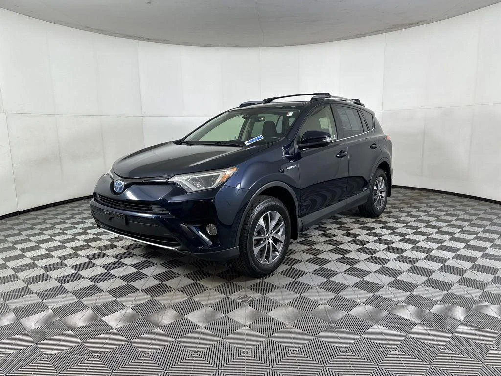 Used 2018 Aqua Toyota XLE image 12