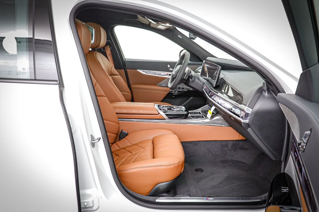 New 2026 Alpine White BMW 760i xDrive image 22