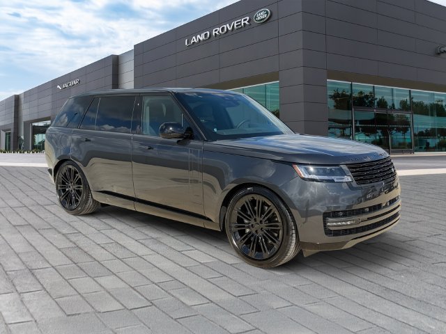 New 2026 Carpathian Grey Land Rover SE image 7