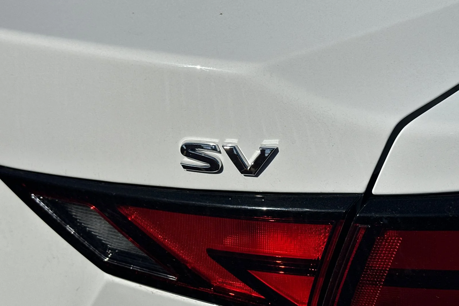 Certified Used 2024 Fresh Powder Nissan SV image 6