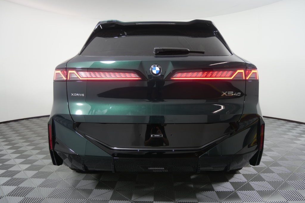 New 2027 Vancouver Green Metallic BMW  image 5