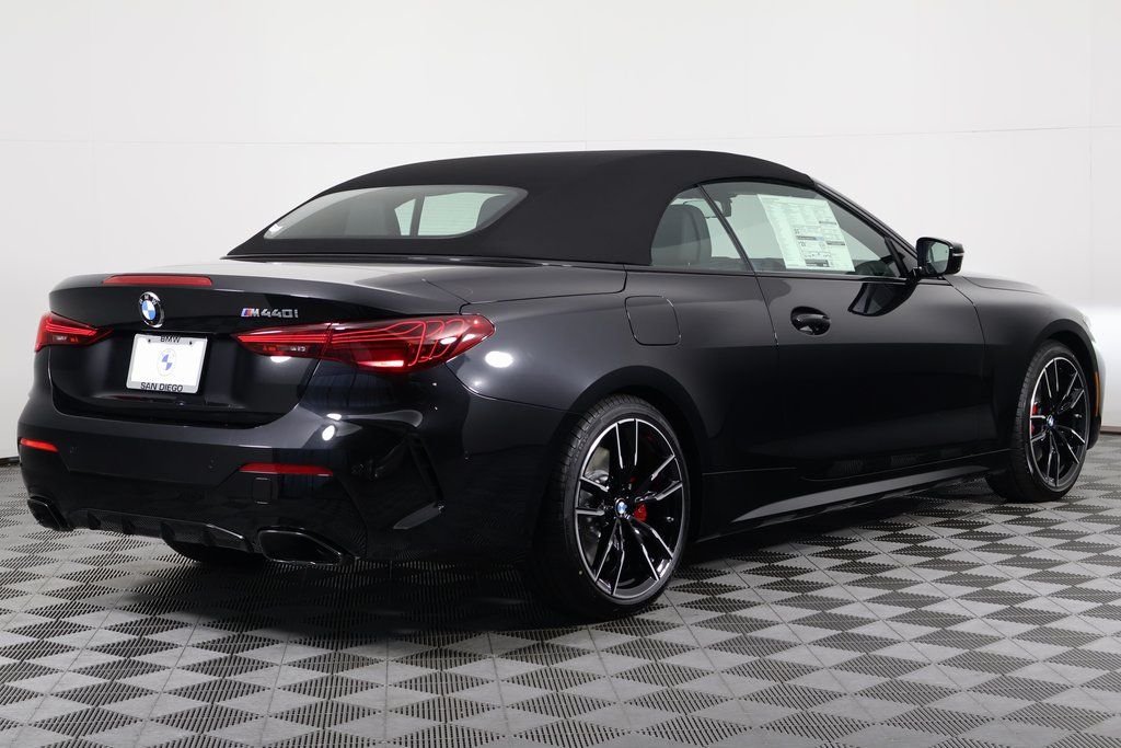 New 2026 Black Sapphire Metallic BMW M440i image 2