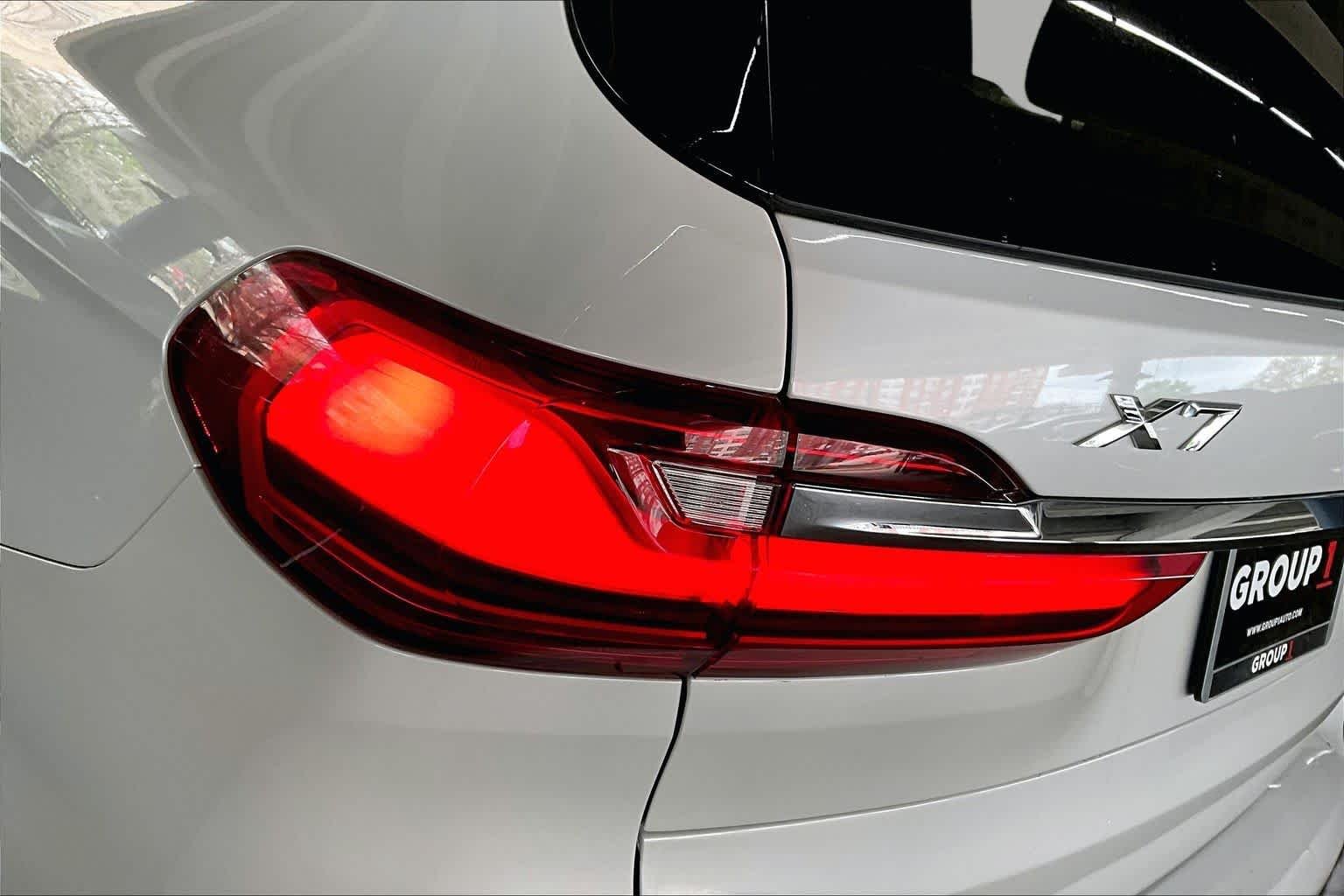 Used 2019 Mineral White Metallic BMW xDrive50i image 28