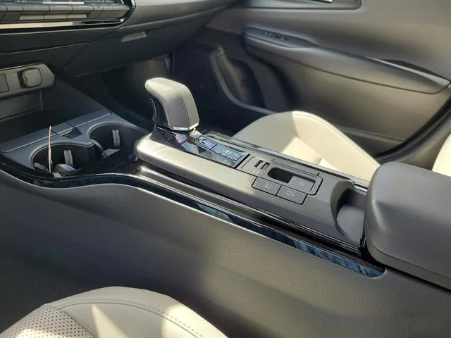 Certified Used 2024 Wind Chill Pearl Toyota Limited image 29