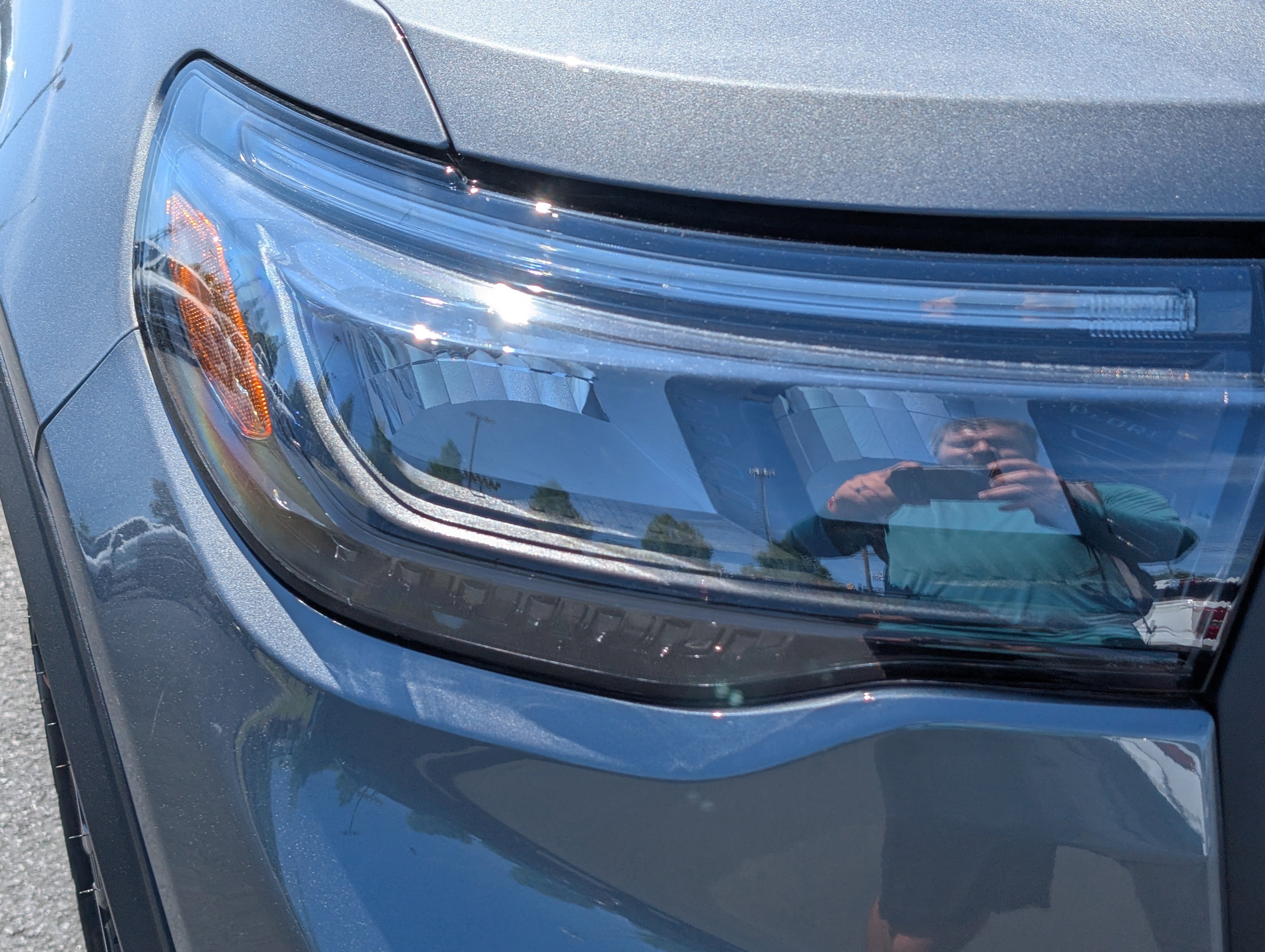 New 2026 Carbonized Gray Metallic FORD Tremor image 5