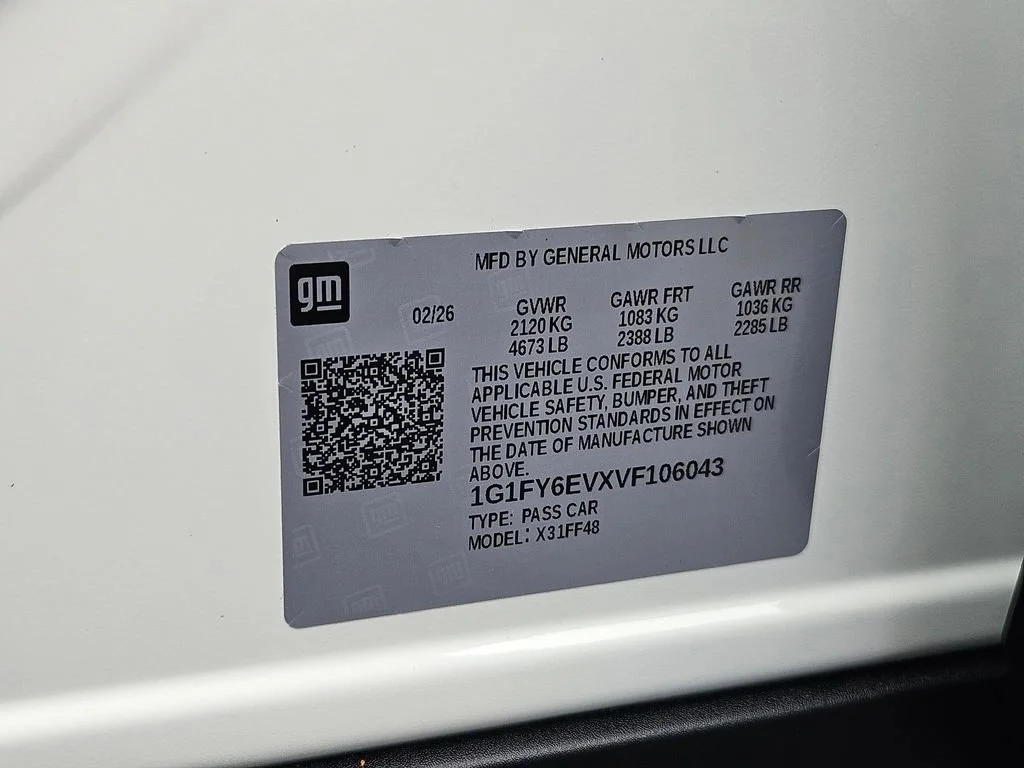 New 2027 Summit White Chevrolet LT image 33