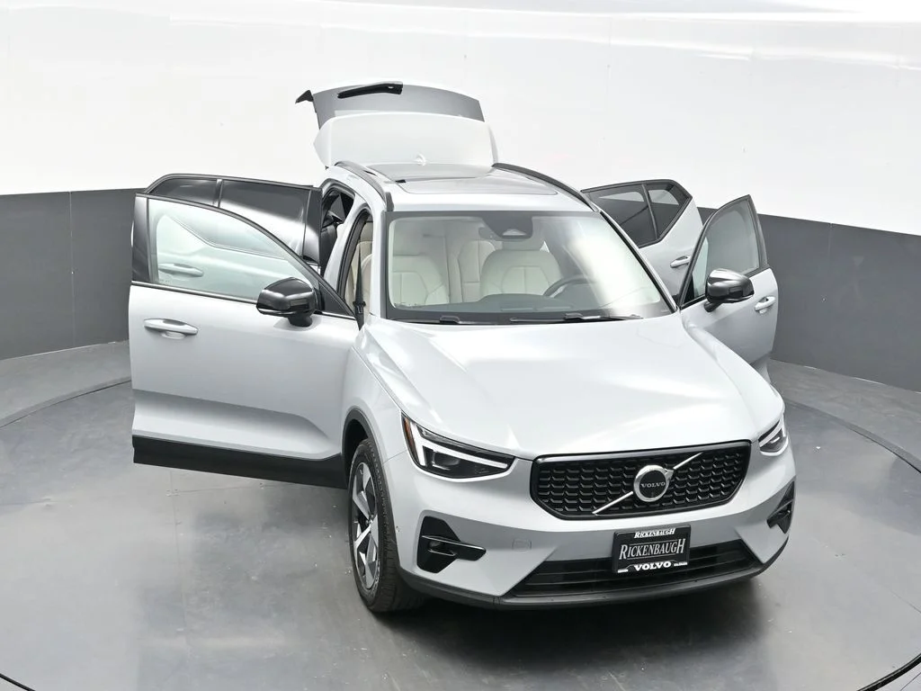 Used 2026 Vapour Grey Volvo Plus image 38