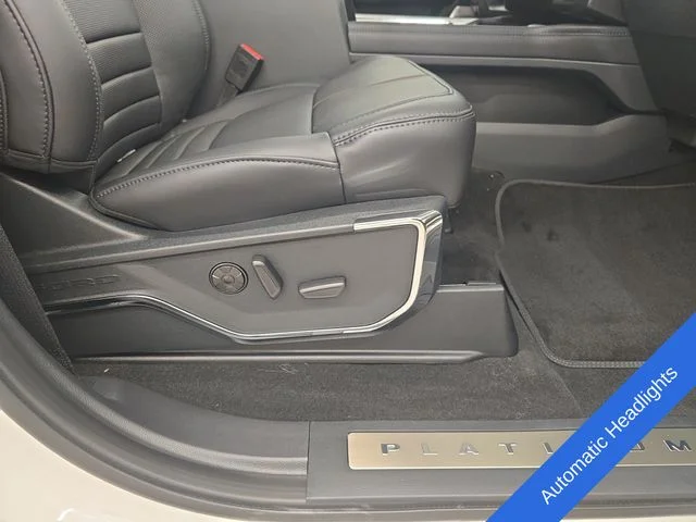 New 2026 Star White Metallic Tri-Coat Ford F-250® Platinum® image 10