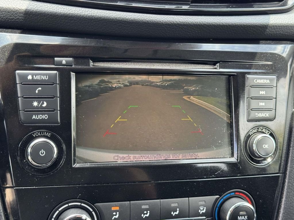 Used 2019 Silver Nissan S image 4