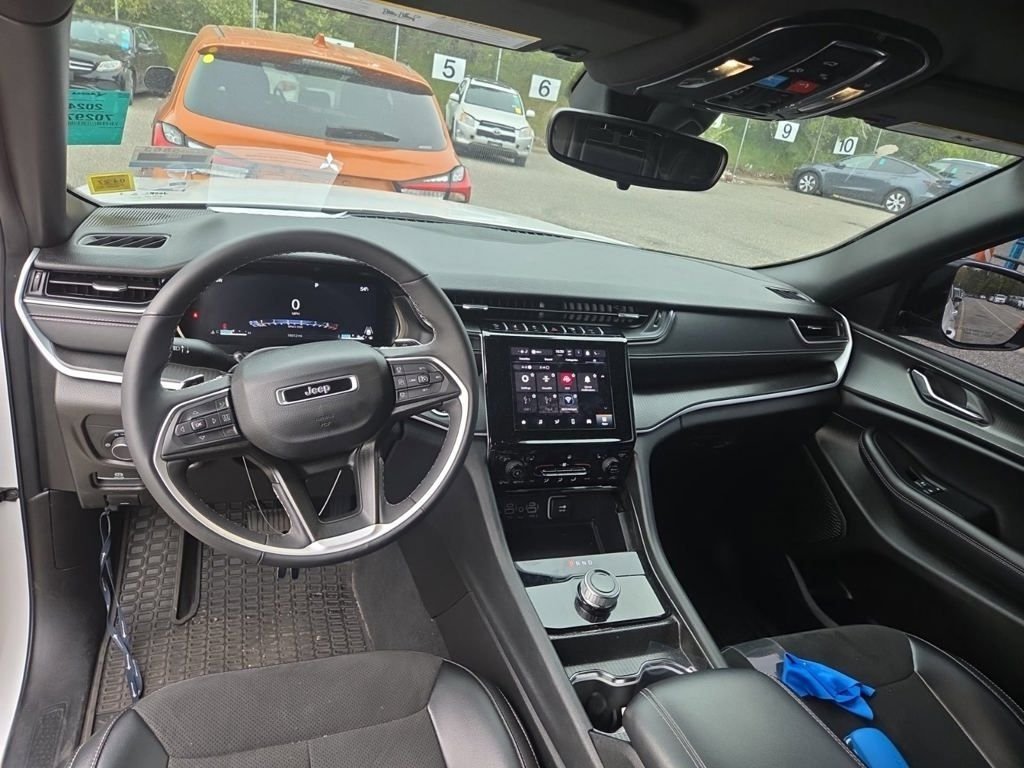 Used 2024 White Jeep Altitude X image 7