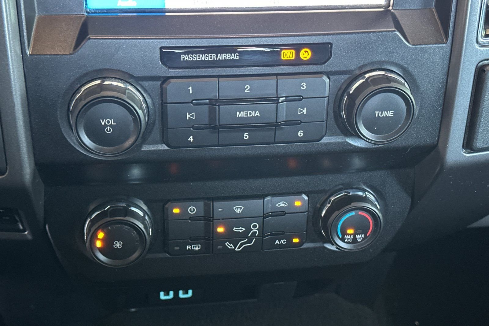 Used 2019 White Ford XLT image 20