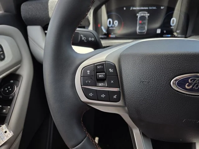 New 2026 Star White Metallic Tri-Coat Ford Active image 47