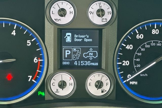 Used 2011 White Lexus 570 image 33