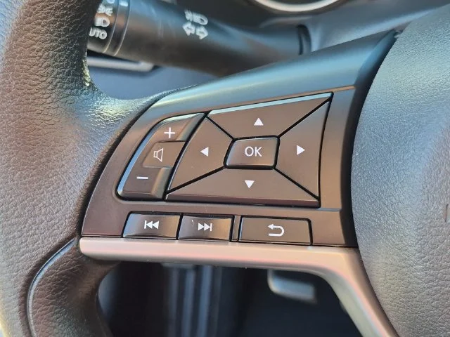 Used 2025 Silver Nissan 2.5 SV image 18