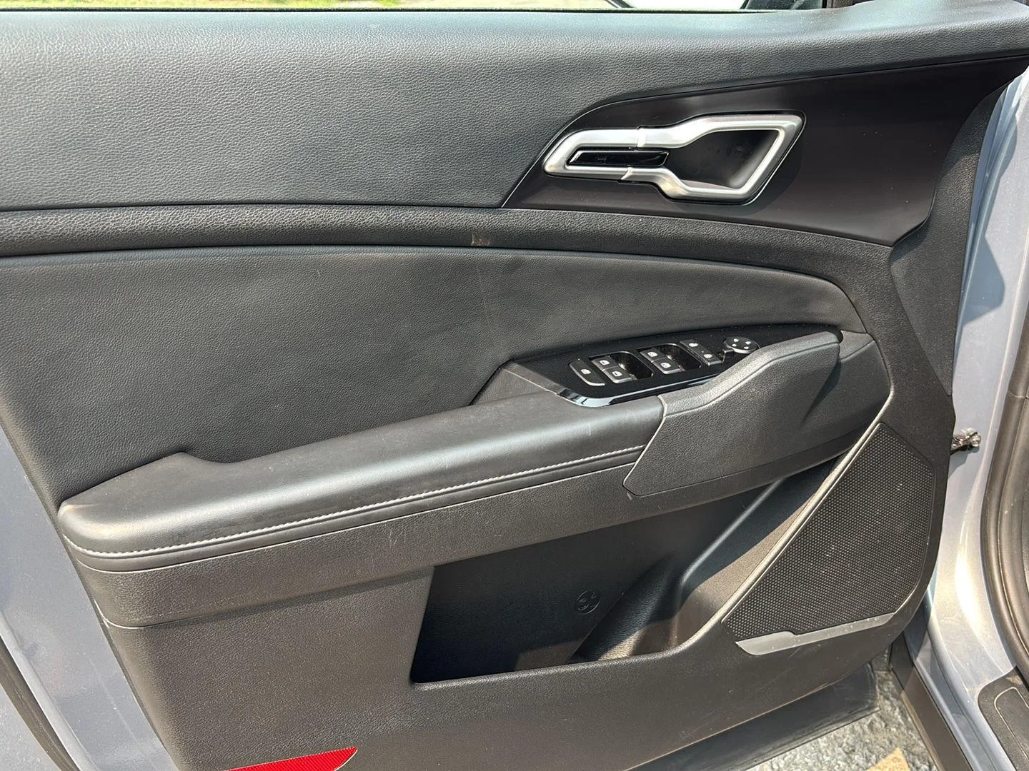 Used 2024 Everlasting Silver Kia EX image 14