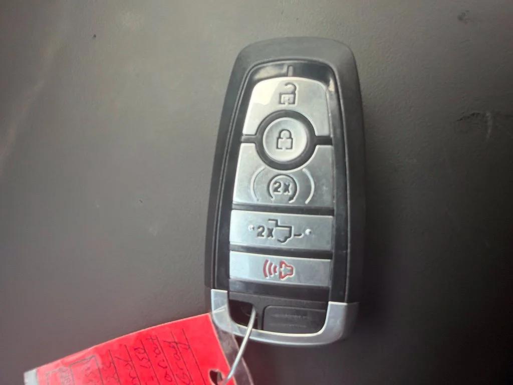 Used 2023 Carbonized Gray Metallic Ford Lariat image 28