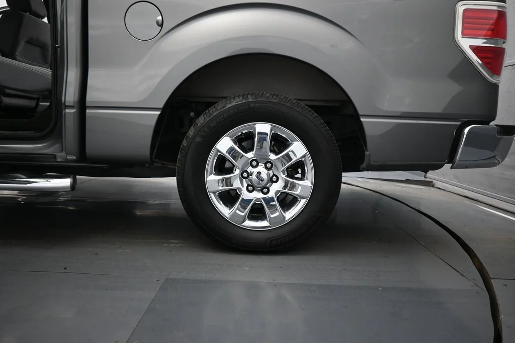 Used 2013 Gray Ford XLT image 18