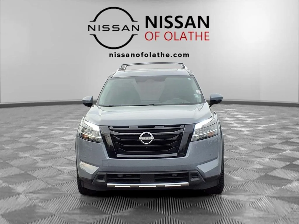 Used 2023 Gray Nissan Platinum image 32